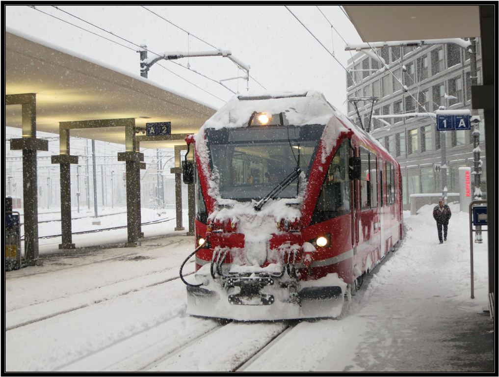 Jetzt ist der Winter auch in Chur eingetroffen. ABe 8/12 3502 am Gleis 1 in Chur. (10.12.2012)