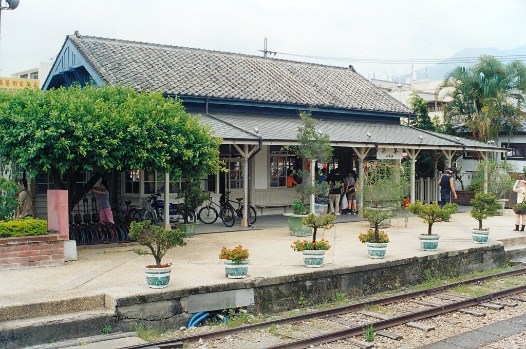 Jiji Station am 22.Mai 2005