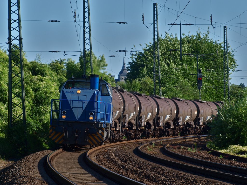  Josy , V151 von der Rurtalbahn, eine MaK G 1206 kommt am 17.07.2010 mit einem Kesselzug am Haken aus Richtung Herzogenrath nach Aachen West.