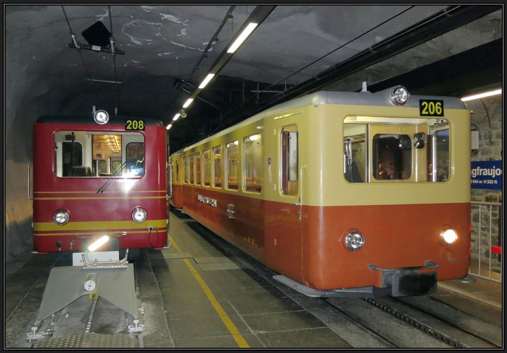Jungfraujoch 3454m hchstgelegene Bahnstation Europas mit zwei BDhe 2/4 (206+208) (23.10.2012)