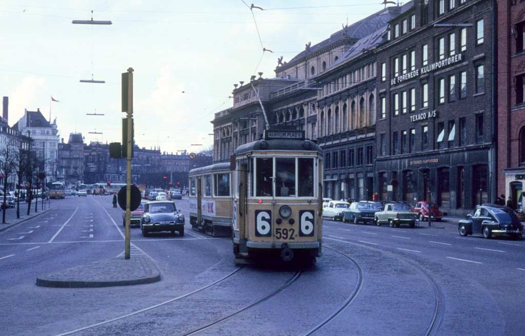 København / Kopenhagen Københavns Sporveje (KS) SL 6 (Tw 592 + Bw 15**) ) København K, Holmens Kanal / Holbergsgade im April 1969. - Scan eines Diapositivs. Film: AGFA CT 18. 