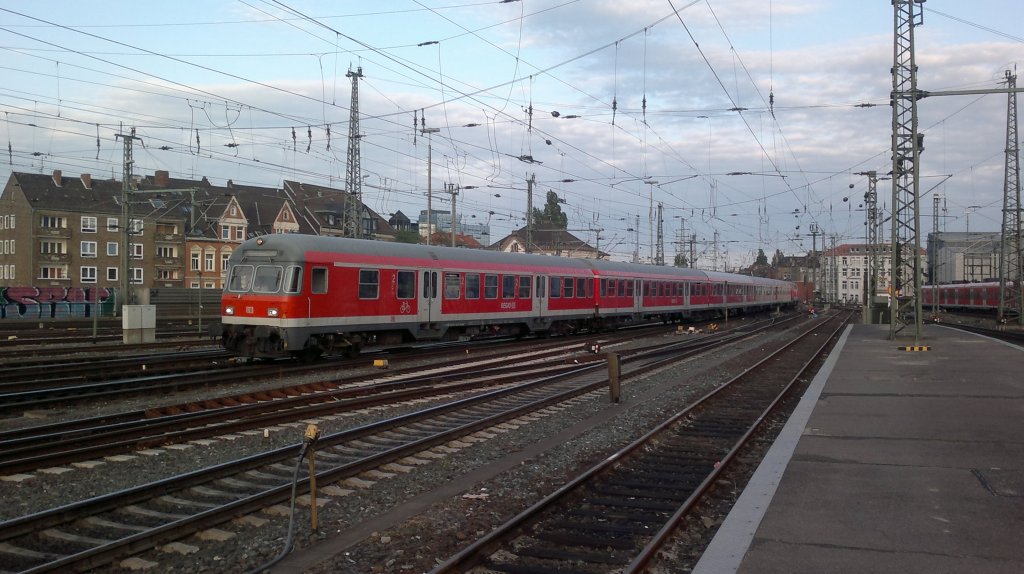 Karlsruher Steuerwagen, f�hrt am 29.05.2011 in Hannover HBF ein.
