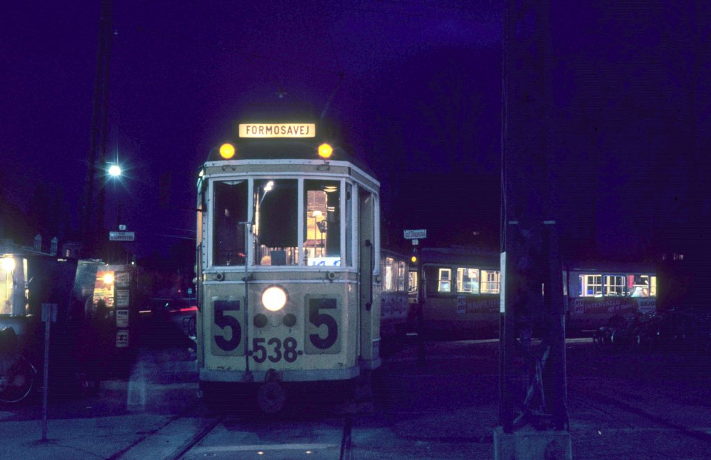 K�benhavn / Kopenhagen KS SL 5 (Grossraumtriebwagen 538) Husum (Endstelle)/ Frederikssundsvej / Islevhusvej im Dezember 1968.