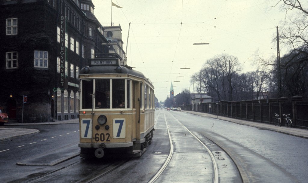 K�benhavn / Kopenhagen KS SL 7 (Grossraumtriebwagen 602) Gothersgade / M�ntergade / Christians IX's Gade am 2. Februar 1969.