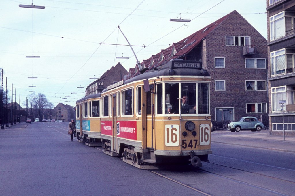 K�benhavn / Kopenhagen KS SL 16 (Tw 547) Frederiksborgvej / Jacob Lindbergs Vej / Bispebjerg kirkeg�rd (: Friedhof) im April 1969.