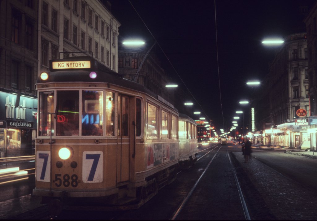 Kbenhavn / Kopenhagen KS SL 7 (Tw 588) Frederiksborggade / Nrre Farimagsgade am 2. Januar 1970.