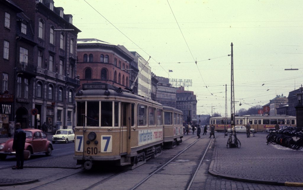 K�benhavn / Kopenhagen KS SL 7 (Tw 610) N�rre Voldgade / N�rreport station am 3. Januar 1970.