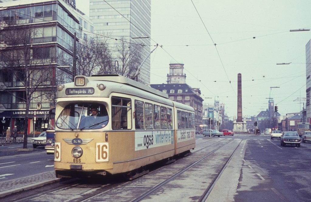 Kbenhavn / Kopenhagen KS SL 16 (Dwag-GT6 866) Vesterbrogade / Trommesalen am 19. April 1970.