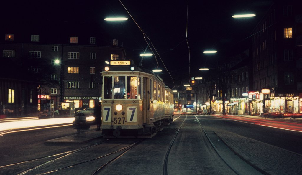 K�benhavn / Kopenhagen KS SL 7 (Tw 527) Br�nsh�j Torv im Dezember 1968.