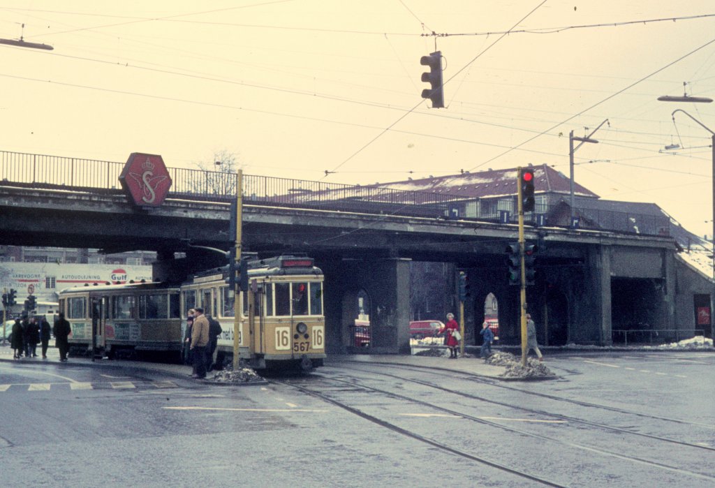 Kbenhavn / Kopenhagen KS SL 16 (Tw 567) Nrrebro station (: S-Bf Nrrebro) am 5. April 1970.