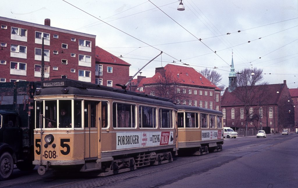 K�benhavn / Kopenhagen KS SL 5 (Tw 608) �strigsgade / �resundsvej / Lergravsparken am 4. April 1972.