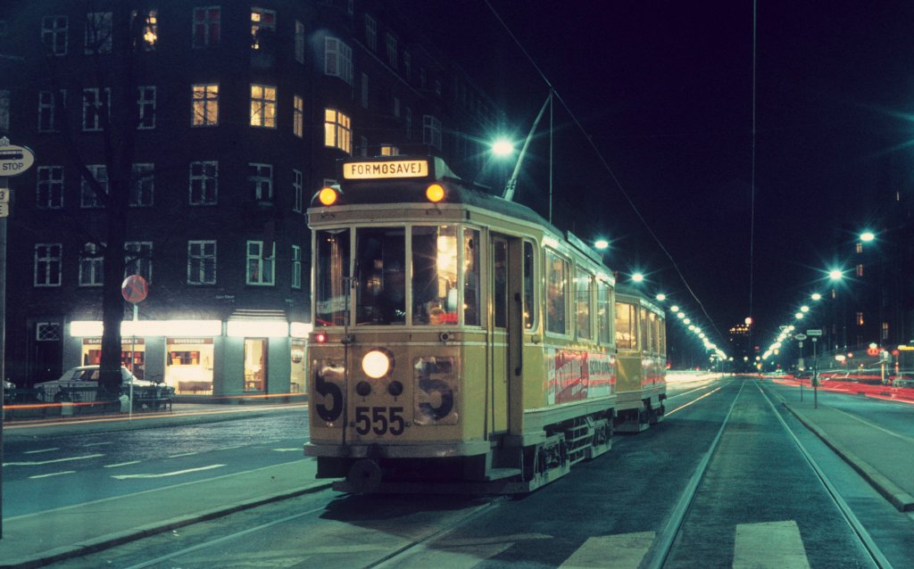 Kbenhavn / Kopenhagen SL 5 (Grossraumtriebwagen 555) Amager Boulevard / Amagerbrogade im Dezember 1968.
