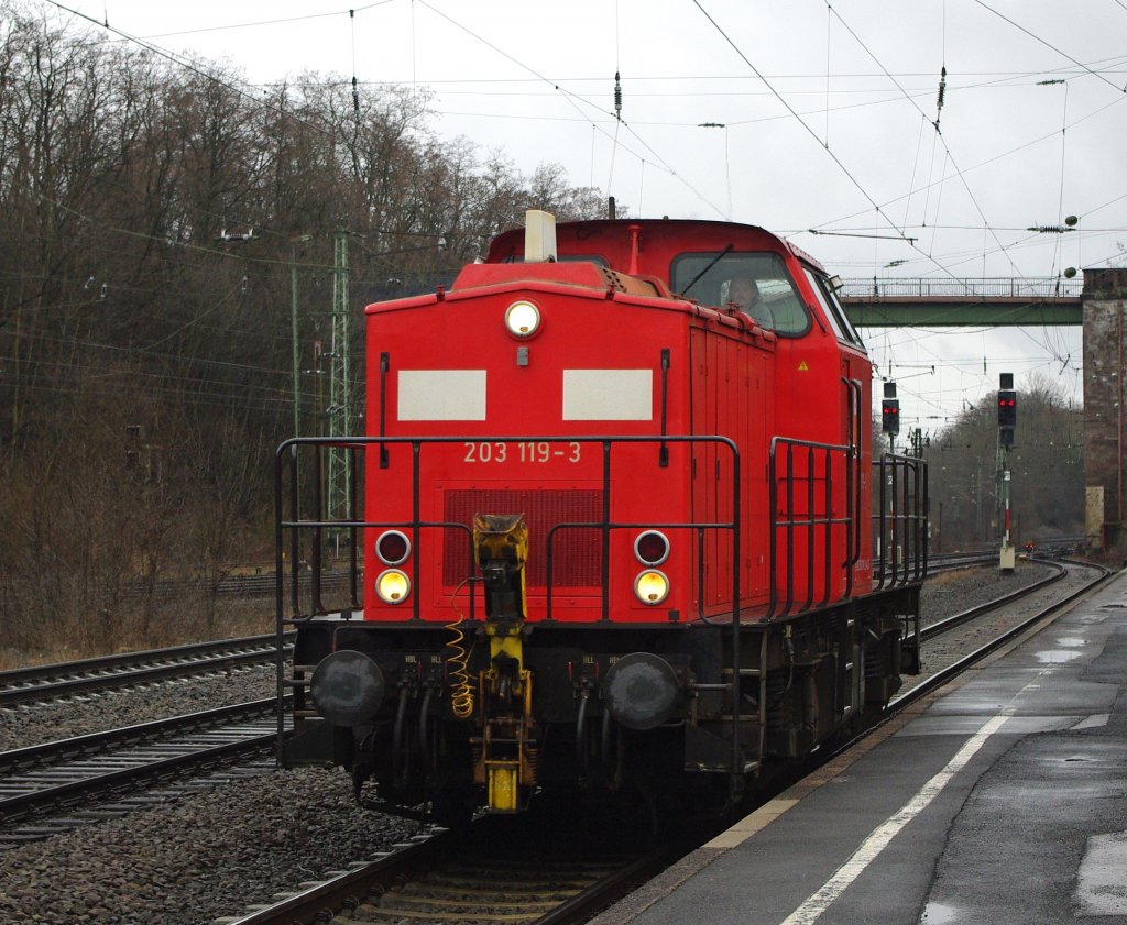 Keine Fotomontage: 203 119-3 fhrt nun nicht mehr fr die DB sondern fr BBL Logistik. Hier LZ in Fahrtrichtung Norden durch Eichenberg. Aufgenommen am 21.03.2010.