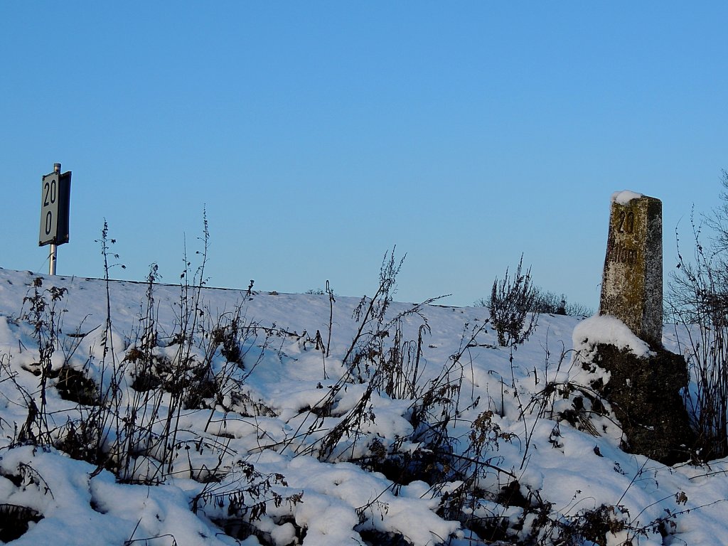 Kilometrierung (Neues u.Altes Design  entlang der Innkreisbahn; 120807