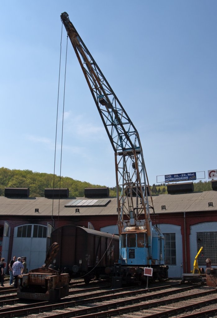 Kirow-Schienenkran Nr. 30 50 94-93 013-8 am 24.04.2011  im S�dwestf�lische Eisenbahnmuseum in Siegen.