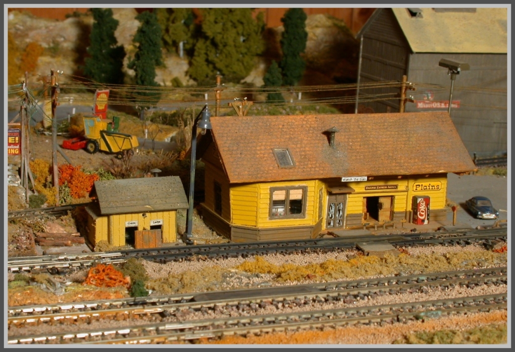 Kleine Station Plains in den weiten Ebenen Kanadas, WC und Cola-Automat sind der einzige Luxus. (29.11.2010)