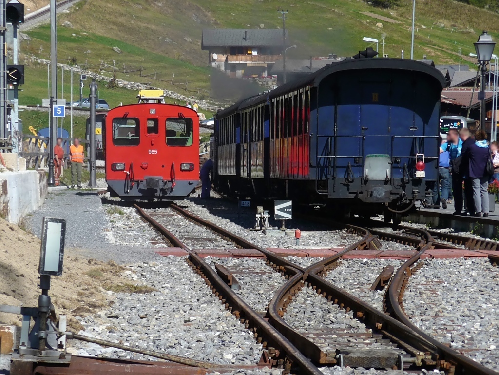 Kleinlok 965 der DFB in Oberwald, 2.10.11. Sie fhrt hinter dem Zug her, um durch Funkenflug evtl. entstehendes Feuer zu lschen.