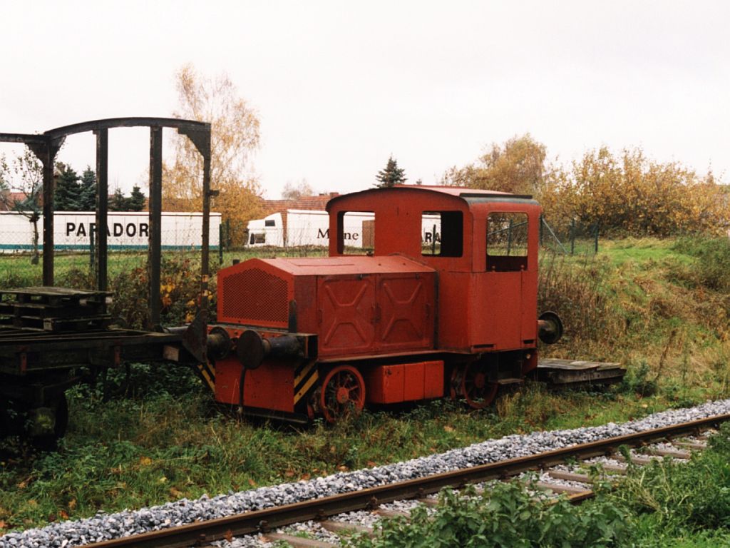 Kleinlok D 06 (Orenstein & Koppel, typ RL3, Fabriksnummer 20595, Baujahr 1935) der EEA (Euregio Eisenbahn Ahaus-Alsttte) in Alsttte am 7-11-1999. Bild und scan: Date Jan de Vries.