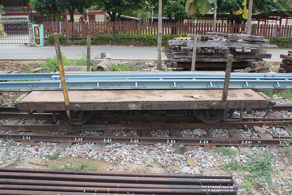 Kleinwagen-Beiwagen am 08.J�nner 2011 im Bf. Nakhon Lampang.