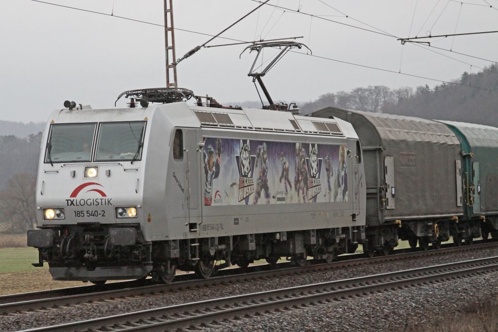 Km 75,1 am 17.12.12 um 14:53 Richtung Gttingen
 Oma Liesel  TX-Logistik 185 540-2