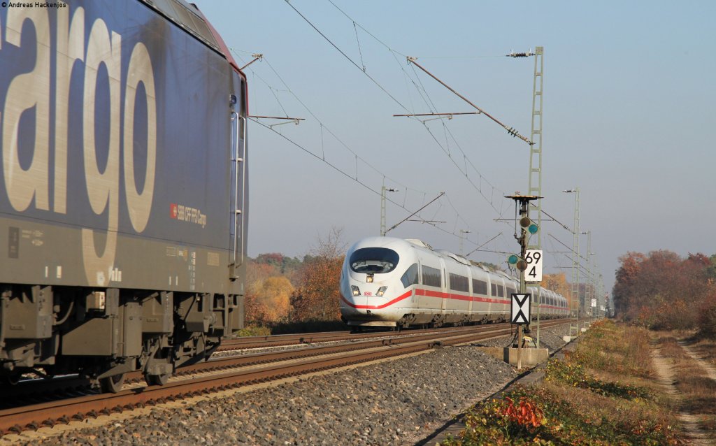 Knstlerpech: Re 482 fhrt den ICE 505/ICE 105 (Kln Hbf/Amsterdam Centraal-Basel SBB) zu bei Forchheim 13.11.12