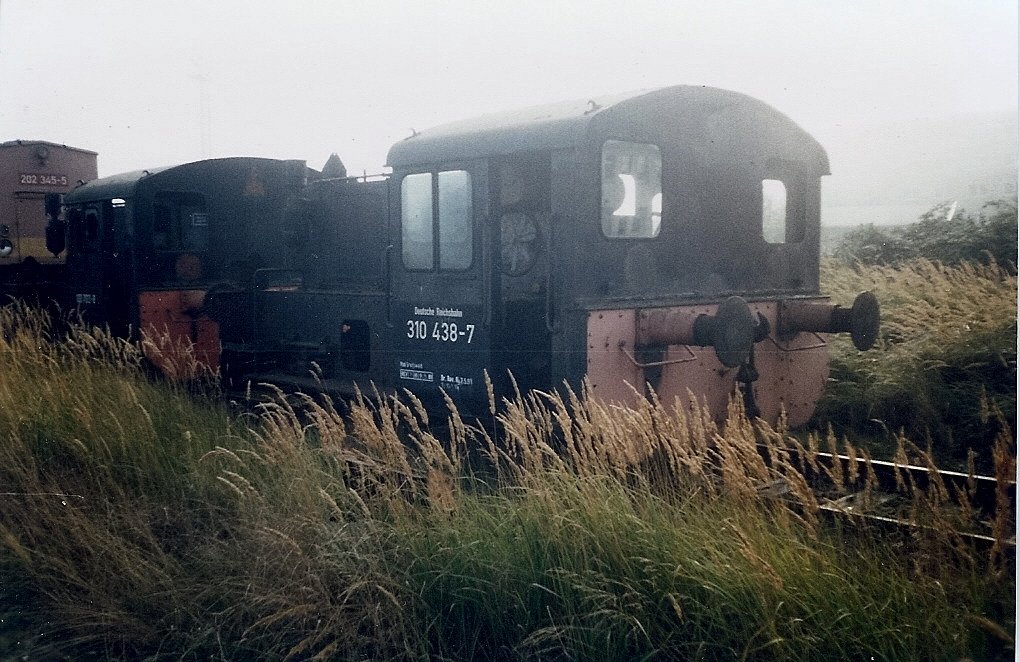 K 310 438 abgestellt im September 1998 im Rostocker berseehafen.