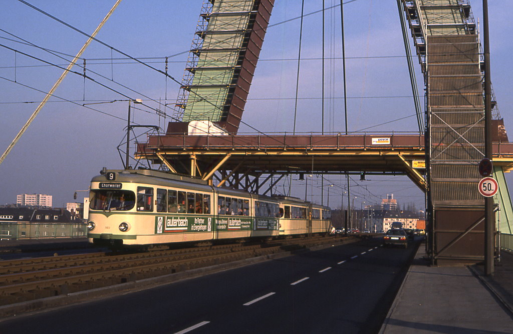 Kln 3103 und 3127 auf der Severinsbrcke, 30.01.1989.