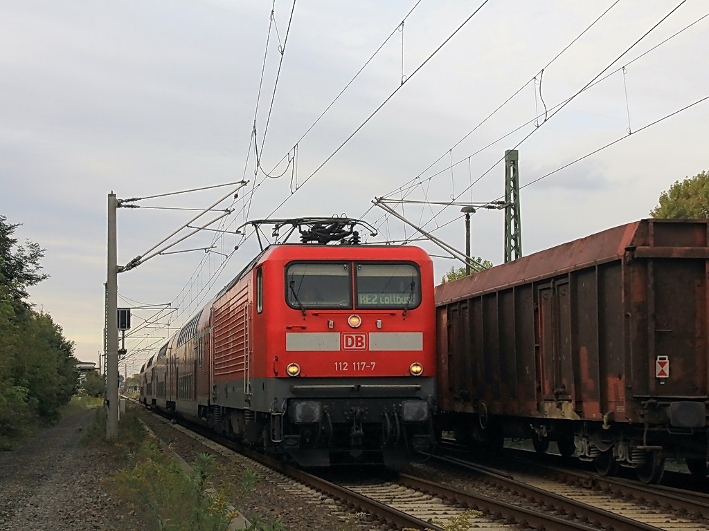 Knigs Wusterhausen am 19. September 201103 Lok 112 117-7  mit RE 2 (RE 37358) nach Cottbus