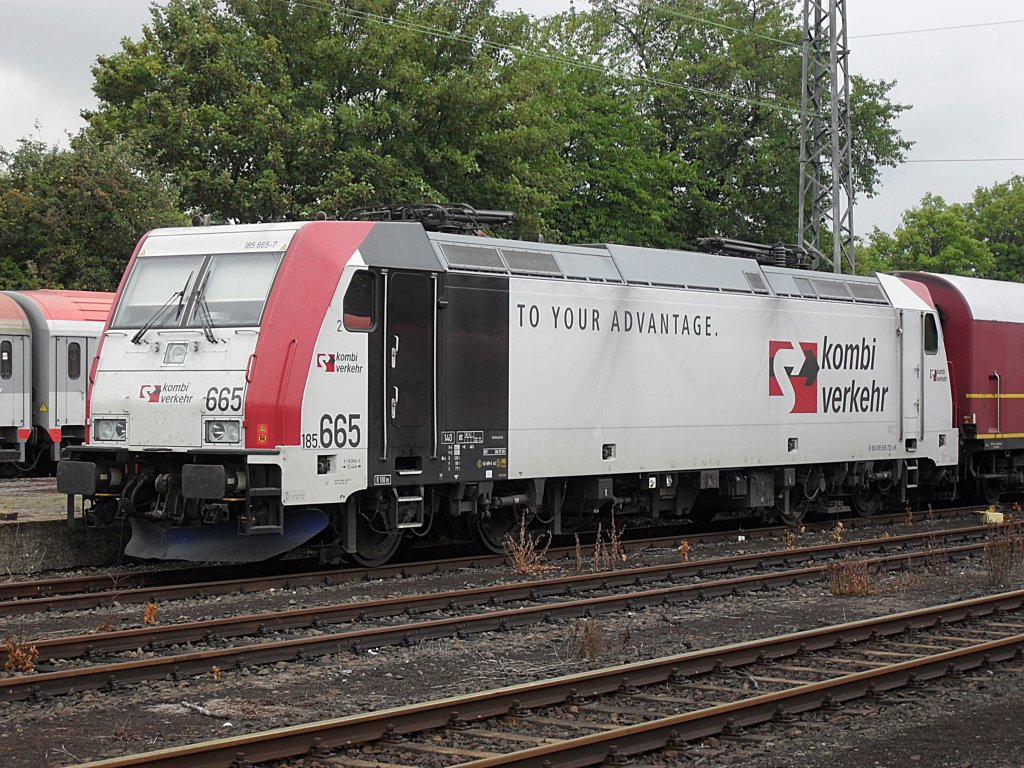 KombiVerkehr 185 665-7 abgestellt in Beuel am 30.7.2011