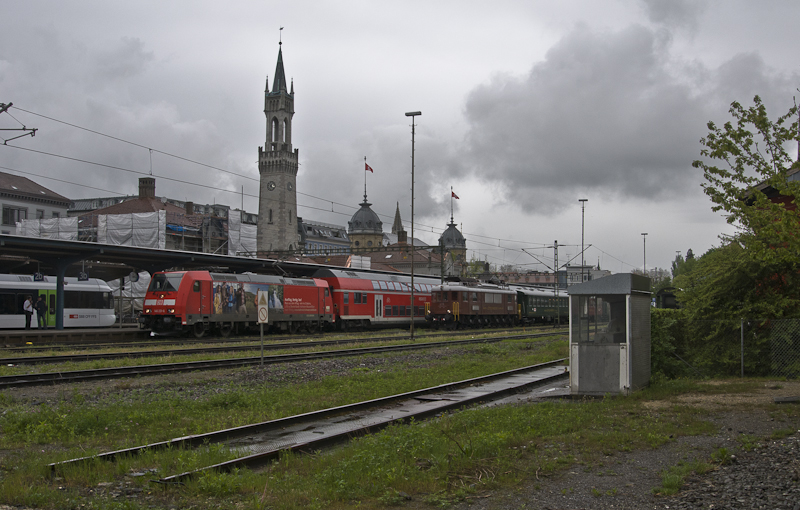 Konstanz, ein regnerischer 2. Mai 2010: 146 231-6 trifft auf Ae 6/8 205 der BLS.
