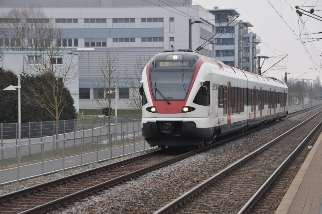 KONSTANZ (Landkreis Konstanz), 22.02.2013, 521 208 als Seehas nach Konstanz bei der Einfahrt in den Bahnhof Konstanz-Wollmatingen