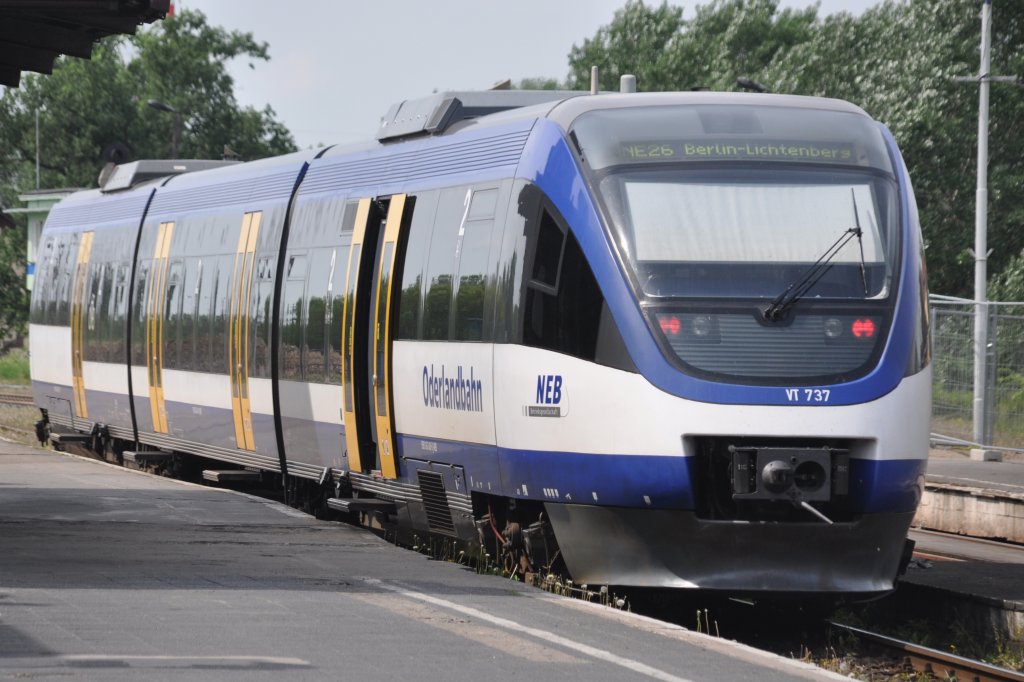 KOSTRZYN nad Odrą (Woiwodschaft Lebus/Kreis Gorzów), 14.05.2011, VT 737 der NEB als NE26 nach Berlin-Lichtenberg im Bahnhof Kostrzyn