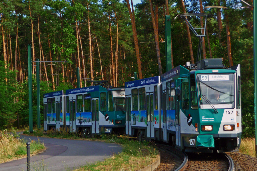 KT4D Traktion 157+257 als Linie 99 Babelsberg verlsst die Wendeschleife an der Marie-Juczak-Strae