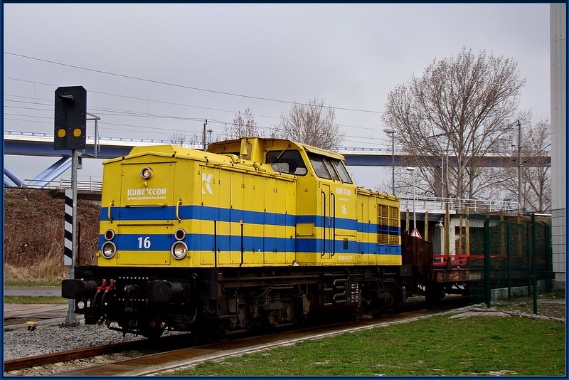 KubeCon 11 rangiert vor dem Sdhafen in Stralsund. 10.04.10