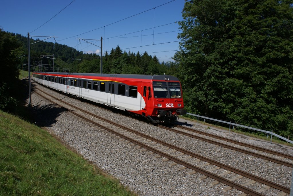 Kurz vor Degersheim befindet sich am 31.7.10 eine S 4 nach St. Gallen.