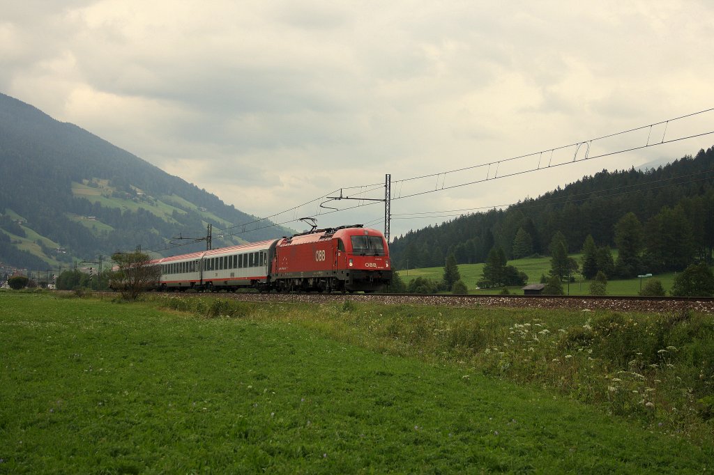 Kurz vor der sterreichischen Grenze nach San Candido (Innichen) machte ich am 17.07.2011 diese Aufnahme von der 1216 008