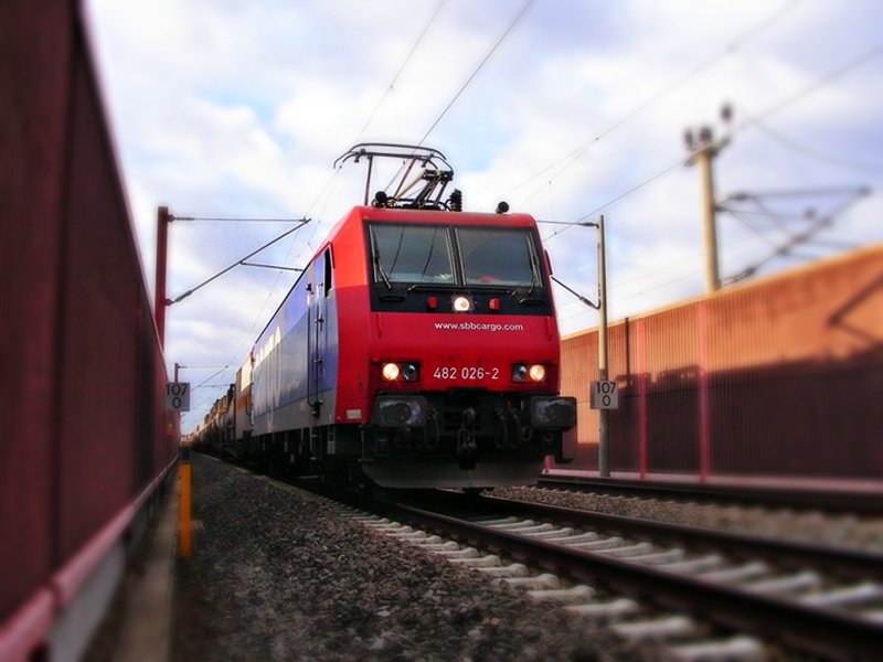 kurzer Betriebshalt vor Baden Baden f�r Re 482 026 am 09.02.07