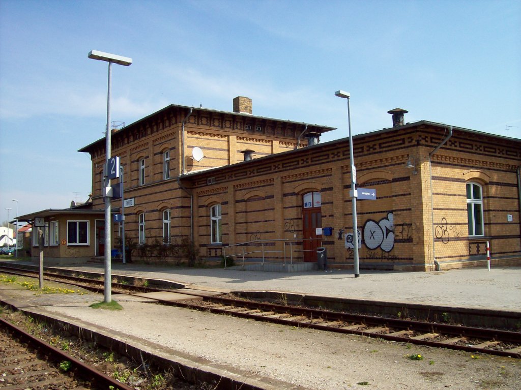 Kyritz (Prignitz), Bahnhof an der Strecke Neustadt/Dosse-Pritzwalk, Gleisseite (17.04.2009)