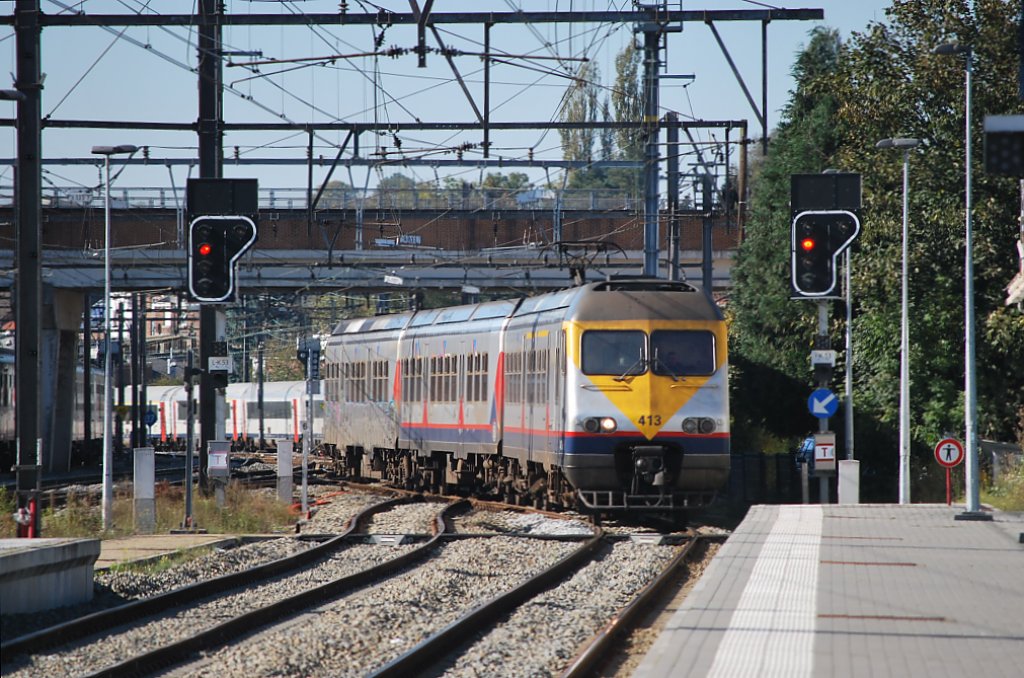 L-Zug Spa-Welkenraedt bei der Ankunft in der Endstation. 16.10.2011.