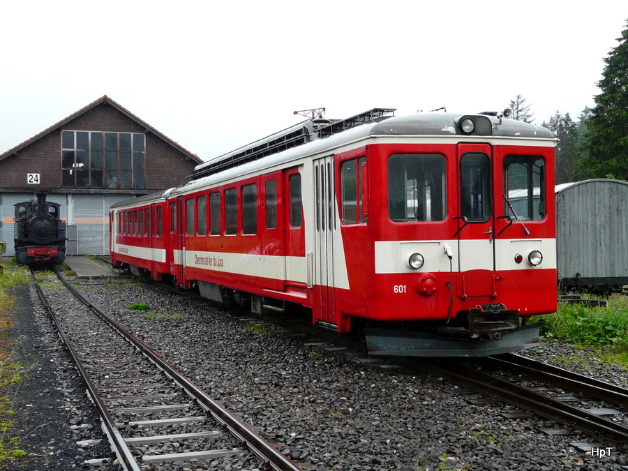 La Traction - Dampflok G 2x 2/2 E 164 und der Triebwagen BDe 601 und Steuerwagen Bt 702 ex CJ / LEB im Betriebsareal am Tag der offen Tr in Pr Petitjean am 19.06.2010