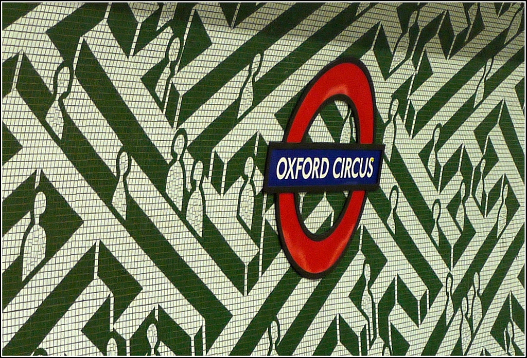 Labyrinth im Untergrund: London, Station  Oxford Circus , 14.7.2013