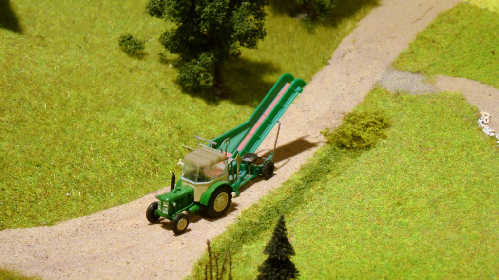 Lndliche Modellbahn Szene auf einer Modellbahnanlage in Gera. Foto 03.11.2012