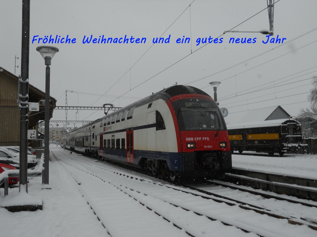Lange liess der Schnee im Winter 2011/2012 auf sich warten. Doch pnktlich kurz vor Weihnachten kam er. Mit dem RABe 514 023-1 gings am 19.12.2011 als S14 nach Hinwil. In diesem Sinne wnsche ich euch frhliche Weihnachten sowie einen guten Rutsch ins neue Jahr.