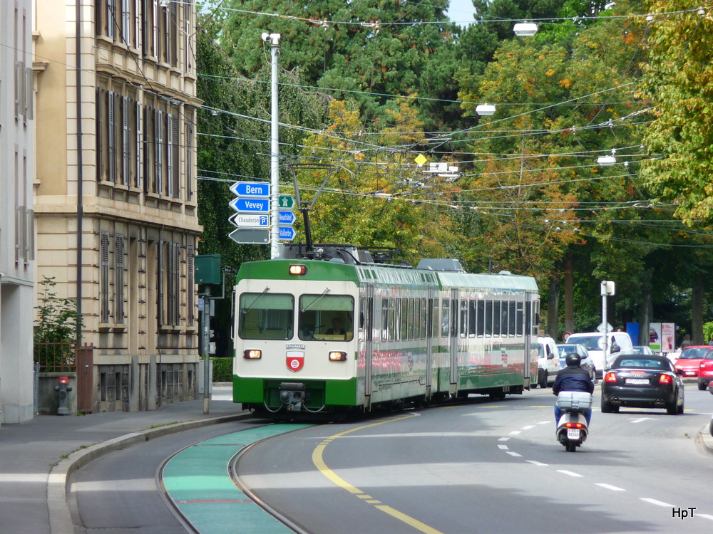 LEB - Triebzug Be 4/8 35 unterwegs als Regio nach Lausanne am 09.09.2010