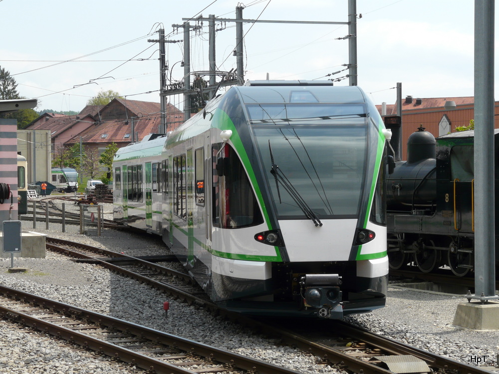 LEB - Triebzug RBe 4/8 42 bei Testfahrten im Depot-Bahnhofsareal von Echallens am 19.05.2010