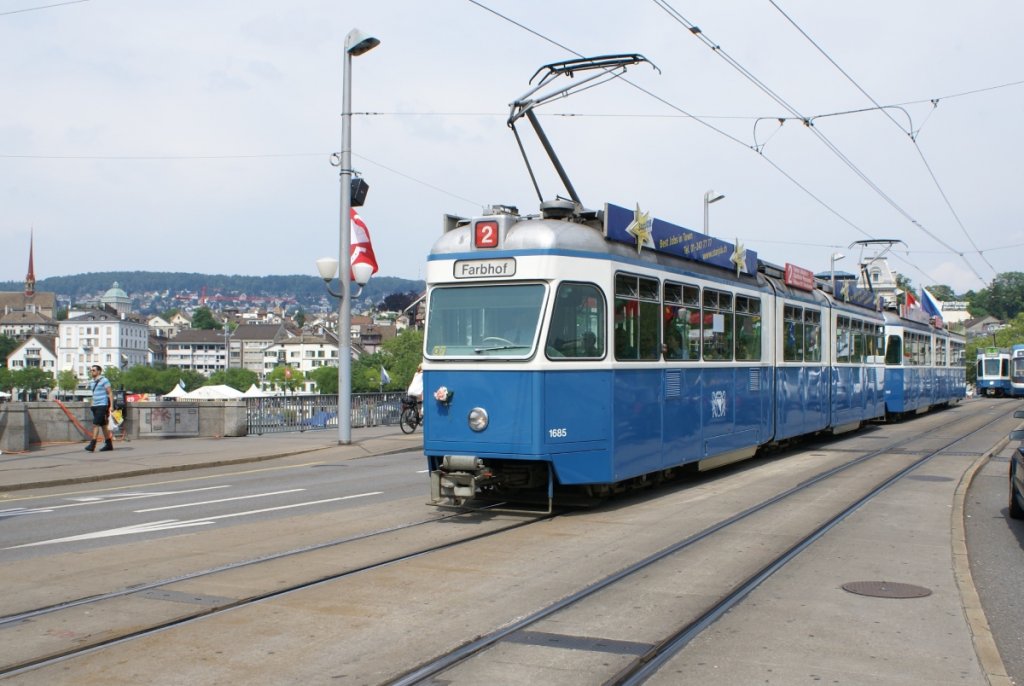 Leider Geschichte sind die Mirages in Zrich: Am 30.6.10, dem letzen offiziellen Betriebstag, konnte ich noch einige letzte Fotos dieser Zrcher Urgesteine schiessen: Be 4/6 1685 und Be 4/6 1688 beim Brkliplatz.