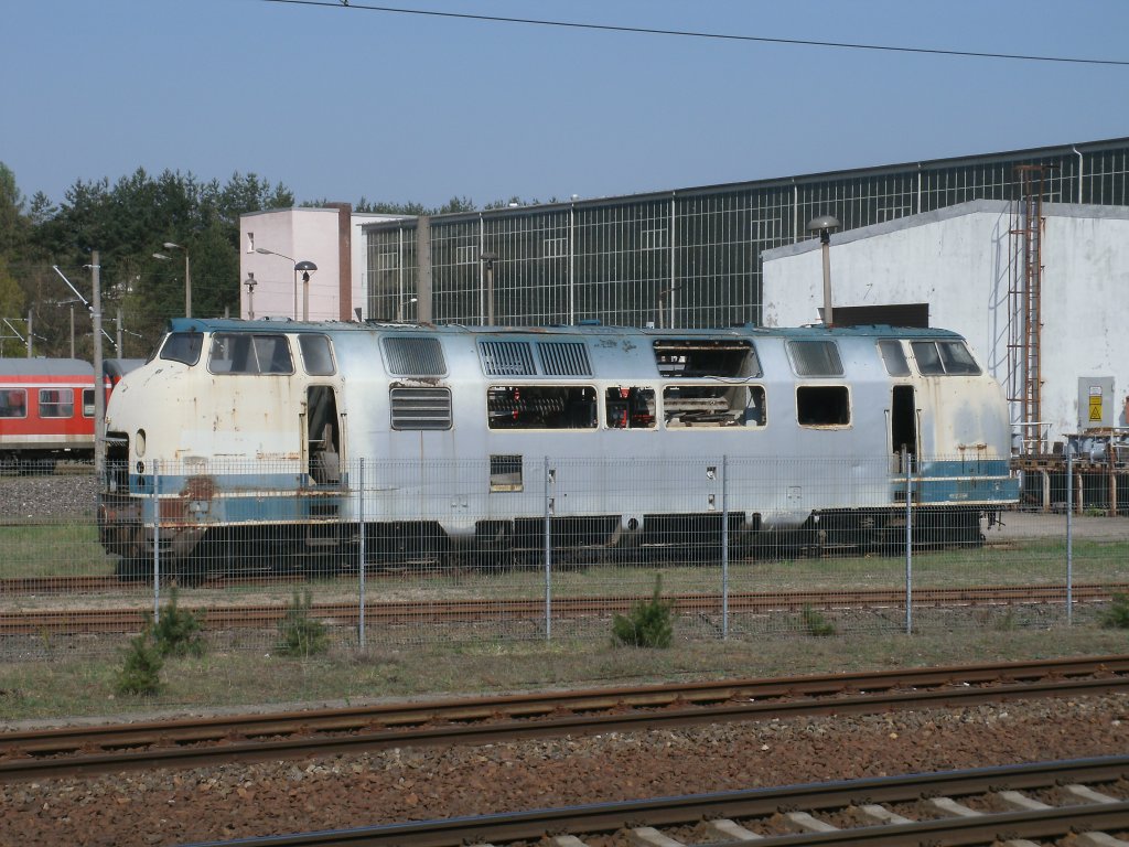 Leider konnte ich von dieser ehmaligen OSE V200 keine Nummer entziffern,als Diese am 23.April 2011 im Arrivawerk Neustrelitz stand. 