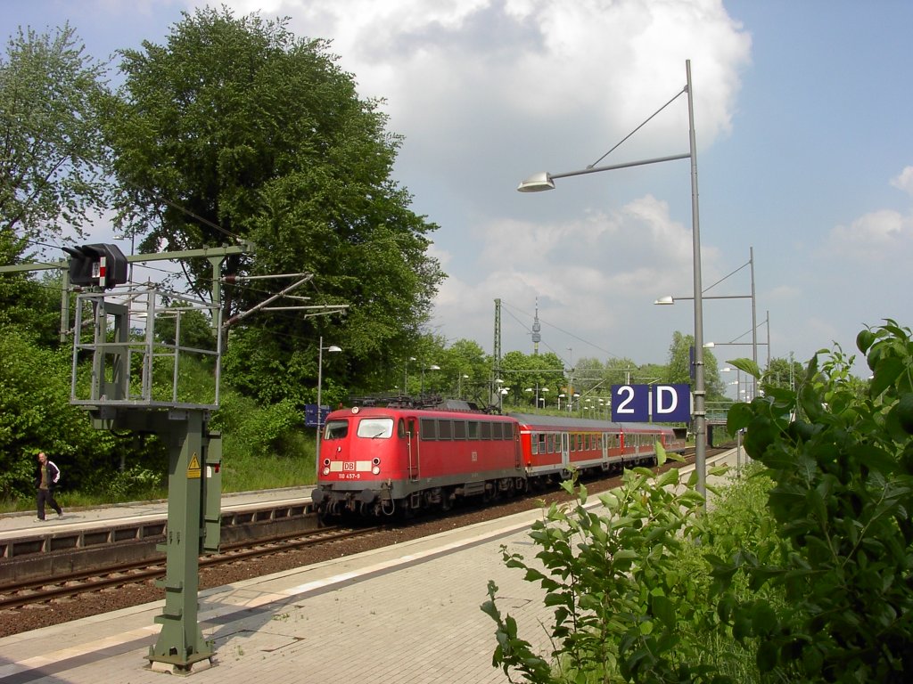 Leider schon Geschichte! Am 16.5.2008 f�hrt diese Regionalbahn richtung Dortmund Hbf. Zuglok ist 110 457-9.
