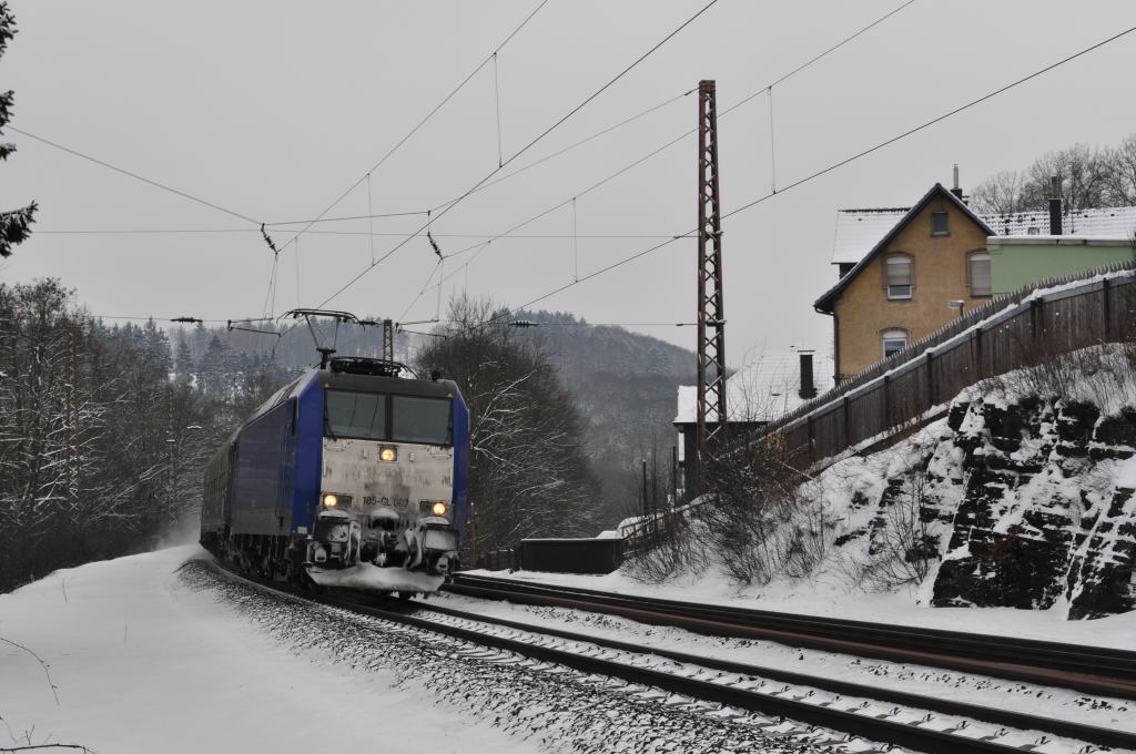 Leider sind die Zeiten mit dem Eurobahn-Ersatzverkehr vorbei, aber Bilder sprechen mehr als Worte. Hier erreicht die RE 13 den Hp Ennepetal. (15.02.2010, Ennepetal)