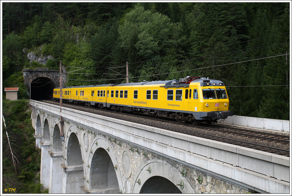 Leider um 10 Sekunden nicht sonnig: DB 719.001 bei Messfahrten durch sterreich aufgenommen als SGAG 91140 (Graz-Matzleinsdorf) am Krauselklause-Viadukt bei Breitenstein am Semmering. 17.08.2011